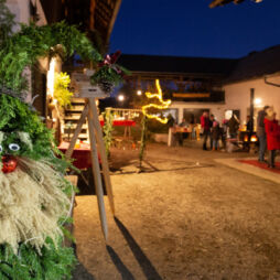 Adventzauber in Schiefling am Wörthersee Weihnachtsmarkt Nikolo